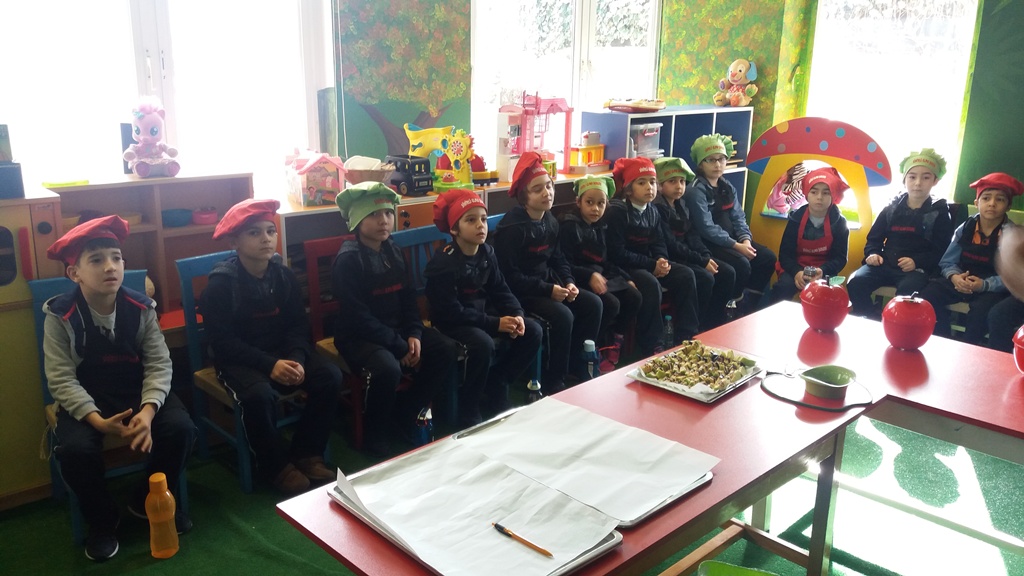 2.SINIFLAR SİHİRLİ ELMA ŞEKERİ ATÖLYESİNDE